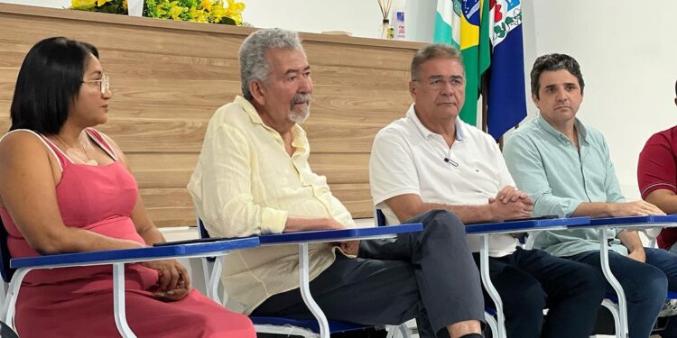 Uneal de São Miguel dos Campos recebe a visita do prefeito George Clemente e do deputado federal Paulão