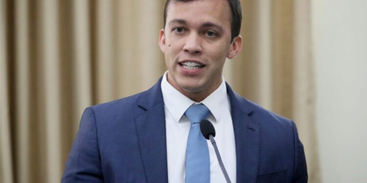 Aprovado projeto do Deputado Delegado Leonam que beneficia quem procura atendimento hospitalar em Alagoas