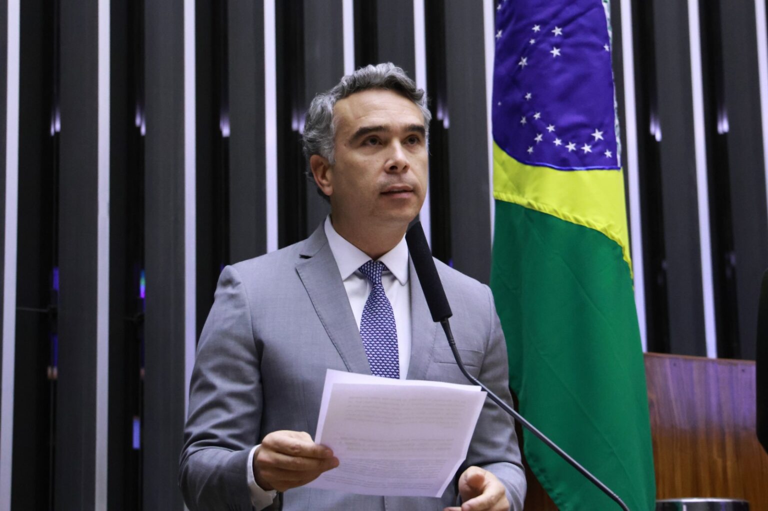 DEPUTADO RAFAEL BRITO APRESENTA PL QUE REGULA OFERTA DE ALIMENTOS NO AMBIENTE ESCOLAR