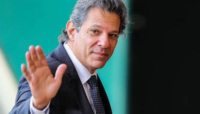 Ministro diz que impostos do diesel voltarão a ser cobrados a partir de setembro