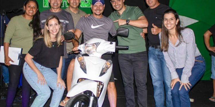 Prefeito Felipe Jatobá participa de comemoração do Dia dos Pais em Jequiá da Praia
