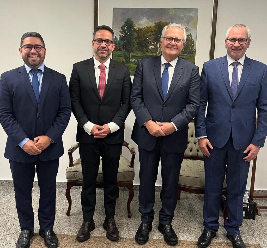 Prefeito João Victor se reúne em Brasília para tratar de investimentos em Viçosa