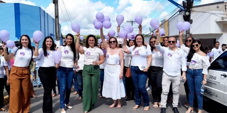 Limoeiro de Anadia: Caminhada Agosto Lilás marca combate contra violência de gênero
