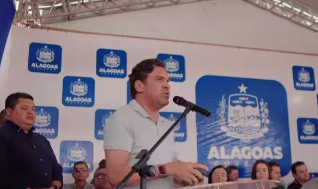 Isnaldo Bulhões participa de entrega de conjunto habitacional em Dois Riachos