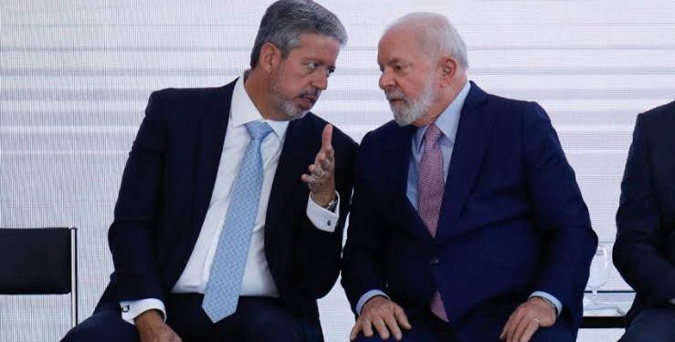 Lula refuta Arthur Lira: agora diz que não pretende ceder a presidência da Caixa ao Centrão