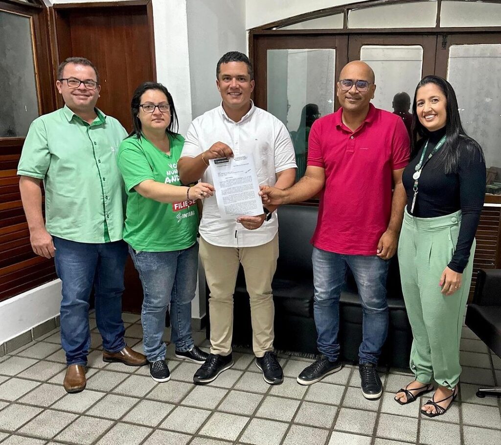 Prefeito Bruno Feijó protocola projeto de lei sobre 14º salário para os servidores da Educação em Boca da Mata
