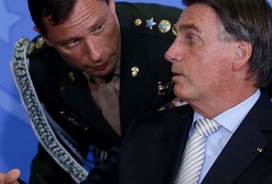 Bolsonaro nega golpismo e diz que irá à Justiça contra calúnias