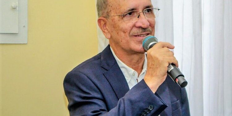 Ronaldo Lopes convoca aprovados no concurso da Prefeitura de Penedo