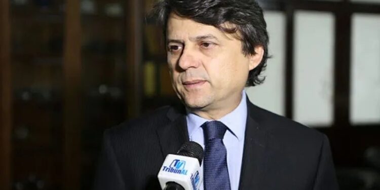 Juiz assume a vaga do desembargador Washington Luiz no TJ