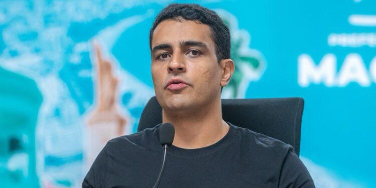 O confronto está deflagrado. Mas, afinal, quem da oposição se propõe a enfrentar o prefeito JHC?