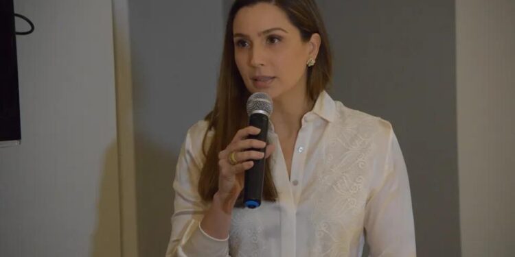 Esposa do senador Renan Filho vira relatora de ação no TCE sobre compra de hospital por JHC