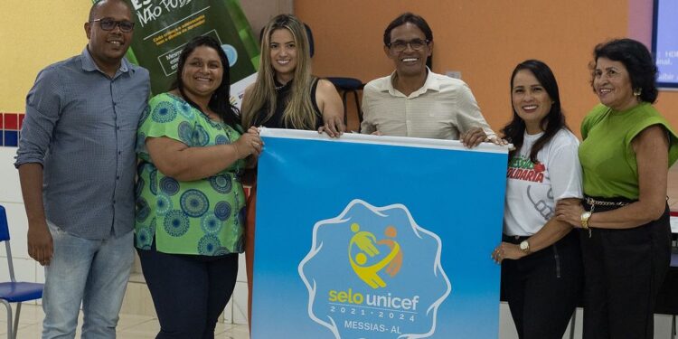 Organização ligada à UNICEF visita Messias para levar selo da organização para o município