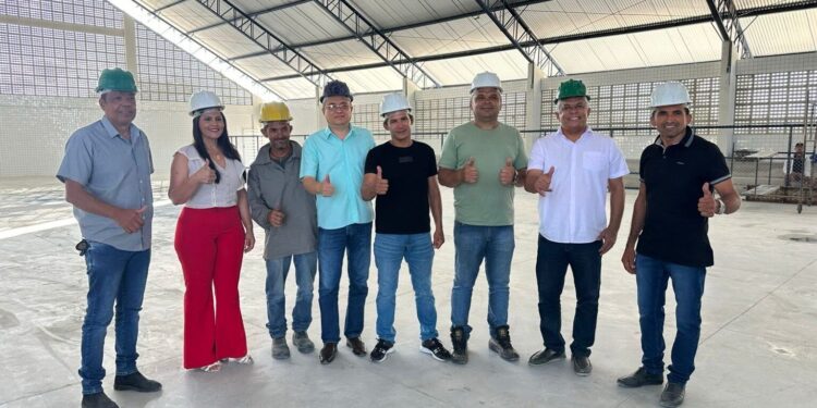 Vereadores fiscalizam obras da Prefeitura de Santana: ‘recursos públicos sendo bem investidos