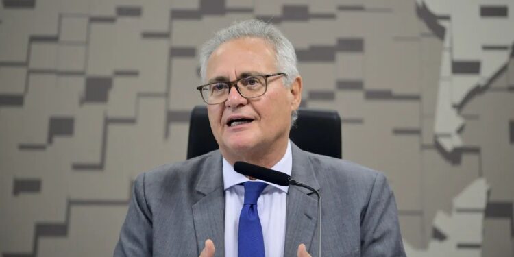 Calheiros ataca desembargador, acusa inimigo e esquece aliado “ficha suja”
