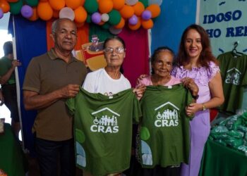 Prefeito Déo marca presença em evento especial do CRAS em Japaratinga