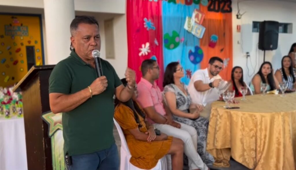 Prefeito de Monteirópolis prestigia formatura do ABC em creche municipal da cidade