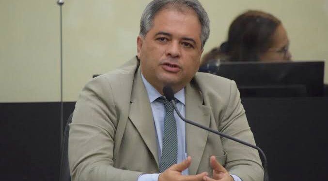 Filho de Silvio Camelo deve ser um nome forte do PT na disputa de Maceió
