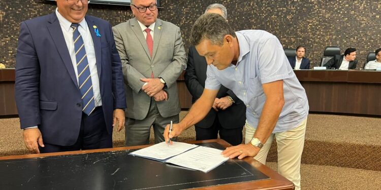 Prefeito de Branquinha e TJ/AL assinam acordo de cooperação técnica para o programa Moradia Legal