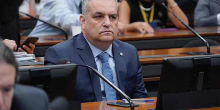 Principal nome da direita local, Alfredo Gaspar se divide entre o União Brasil e o Partido Novo