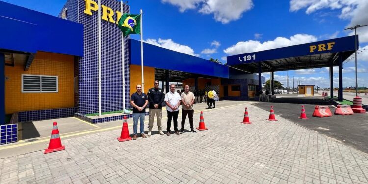 Prefeito de São Miguel dos Campos participa de reinauguração da sede da PRF