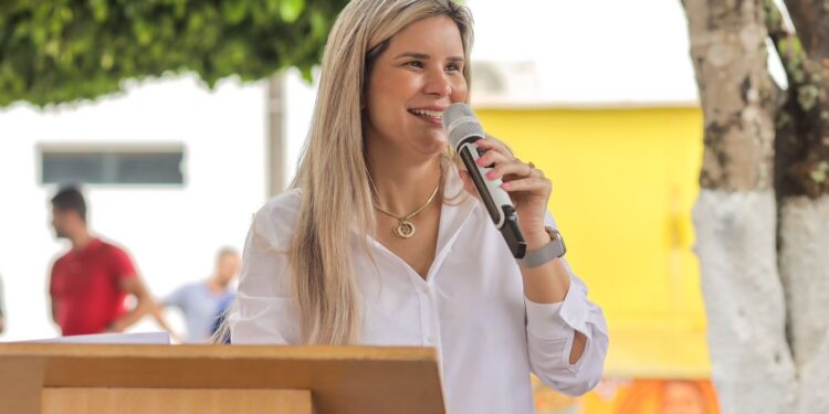 Pesquisa DataSensus mostra aprovação de prefeita Ceci e destaque contra adversários para 2024
