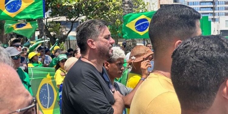 Leonardo Dias participa de ato contra indicação de Flávio Dino, em Maceió