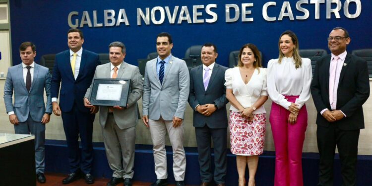 Procurador Marcelo Brabo Magalhães recebe comenda Mário Guimarães a maior honraria do parlamento municipal