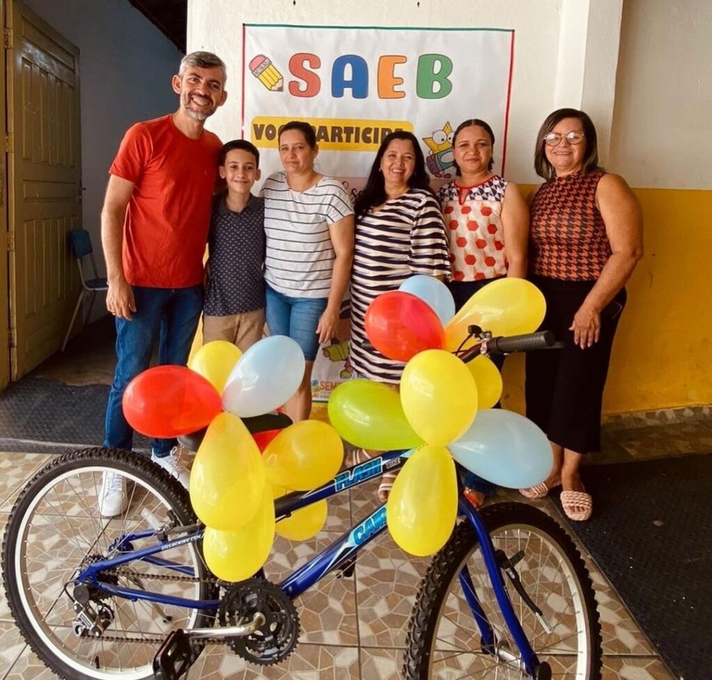 Prefeito Jó Dionísio celebra excelência educacional e realiza entrega de prêmios em Olivença