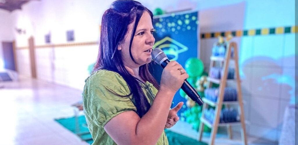 Barra de Santo Antônio: prefeita Livia Carla marca presença em formatura na rede municipal de ensino