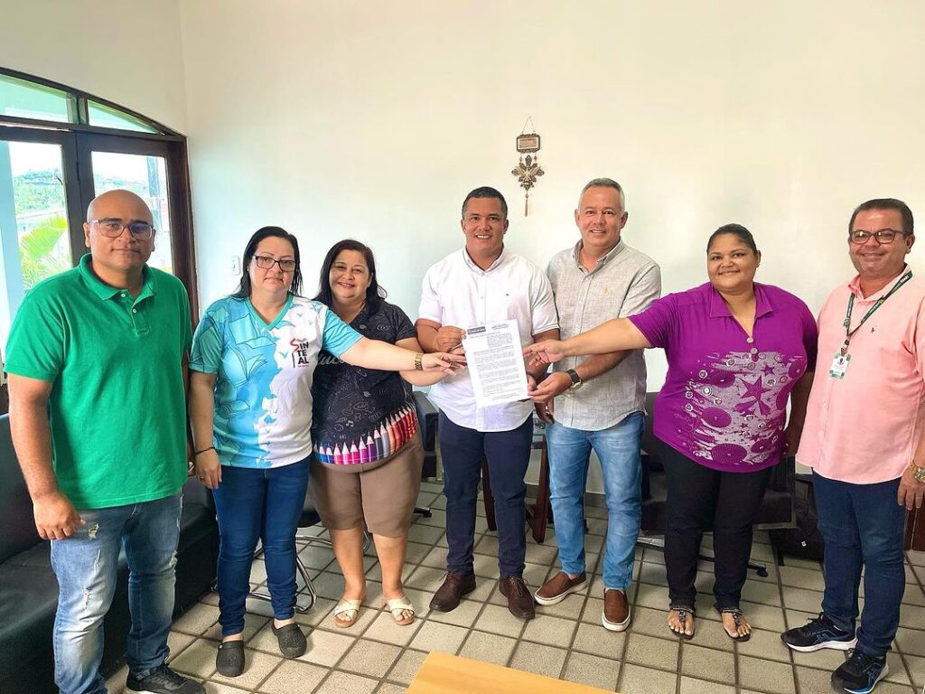 Boca da Mata: prefeito apresenta Projeto de Lei do 15º salário para servidores da Educação