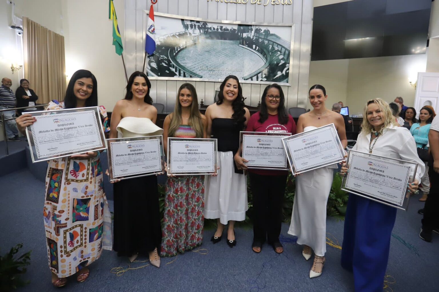 “Um reconhecimento às mulheres que moldam o cenário empreendedor da nossa amada Alagoas” celebra Deputada Gabi Gonçalves na entrega da Comenda de Mérito Vera Arruda