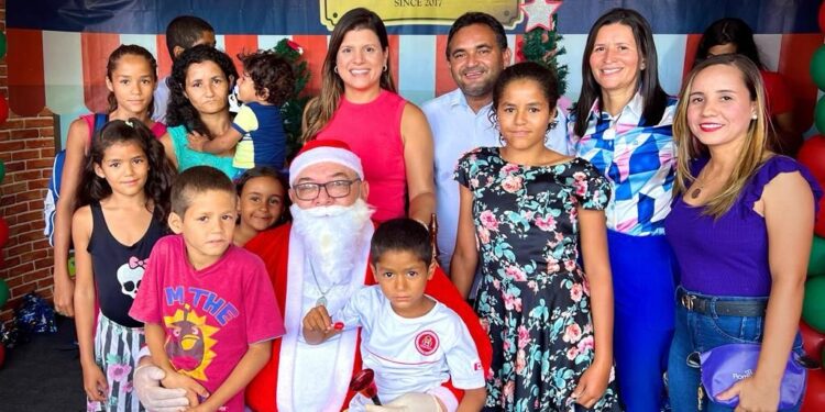 Prefeita Marcela Gomes leva a magia do natal para comunidades rurais de Novo Lino