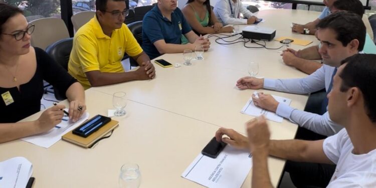 Deputado Lelo Maia se reúne com Secria para buscar ações de combate a violência contra crianças e adolescentes