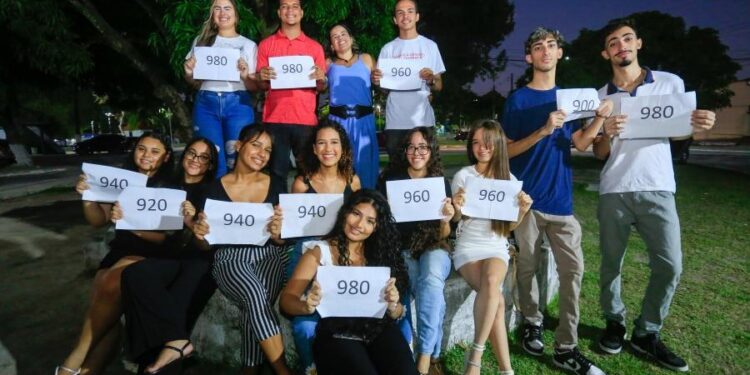 Alunos da rede estadual chegam perto da nota máxima em redação no Enem