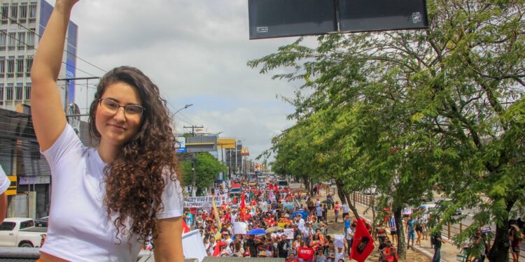 Teca Nelma assina pedido de informação sobre acordo com Braskem e defende abertura de CEI contra empresa