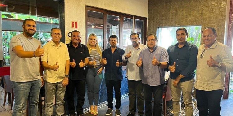 Oposição se une e lança Marcos Vieira e Elinho Alencar para prefeito e vice em Olho d’Água do Casado⠀