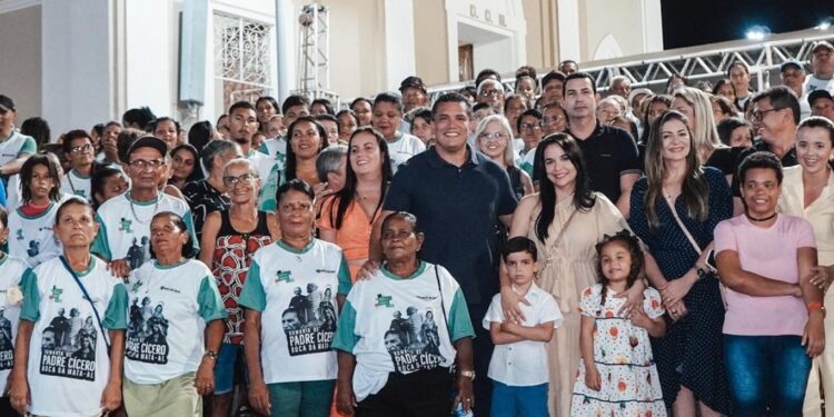 Com popularidade em alta e aprovação do povo, Bruno Feijó acompanha romaria bocamatense em Juazeiro do Norte