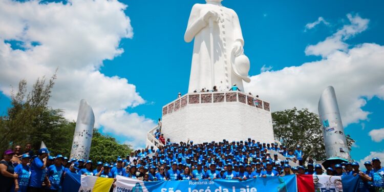 COM O APOIO DA PREFEITURA, ROMEIROS DO PADRE CICERO REALIZAM A MAIOR ROMARIA DA HISTORIA DE SÃO JOSÉ DA LAJE