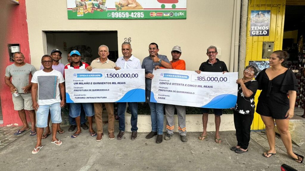 Alfredo Gaspar entrega R$1,5 milhão para obras do cais de contenção do Rio Quebrangulinho