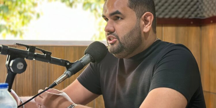 Prefeito Tiago Freitas acelera com ações estruturantes que mudam a vida da população Piranhense ⠀⠀⠀⠀Em tão pouco tempo, a gestão do prefeito Tiago Freitas (MDB) pisou no acelerador, deixou a casa em ordem e segue investindo em ações que mudam gradativamente a vida dos piranhenses para melhor. A cidade se transformou em um verdadeiro canteiro de obras e de inaugurações integrando todos os setores para o crescimento do município.⠀⠀⠀⠀Em todas as áreas, a administração avançou. Não há como negar que a prefeitura imprimiu um novo ritmo de trabalho, modernizando os procedimentos, com destaque para a inovação, que é palavra de ordem da atual equipe. ⠀⠀⠀⠀Nas últimas semanas, o gestor municipal destacou as atividades da “Caravana do Desenvolvimento”, trazendo para a população a abertura do gabinete do prefeito no povoado de Lagoa Nova, onde também foi assinada a ordem de serviço para a construção da praça Central na comunidade. ⠀⠀Já no distrito Piau, expandiu uma série de mudanças e conquistas, como a inauguração da praça Santa Quitéria, instrumento importante para o lazer, o esporte e a integração social dos piranhenses. Na oportunidade, foram assinadas as ordens de serviço para a requalificação do canteiro da AL 220, da pavimentação de 12 vias públicas, e da construção do estádio Raposão.⠀⠀Com a avaliação positiva de sua gestão, Tiago Freitas segue trabalhando para a comunidade, levando uma palavra de agradecimento pela confiança depositada na sua administração ao longo dos primeiros anos de seu mandato à frente do Executivo piranhense.⠀⠀Por Yela-Diane/Ascom.