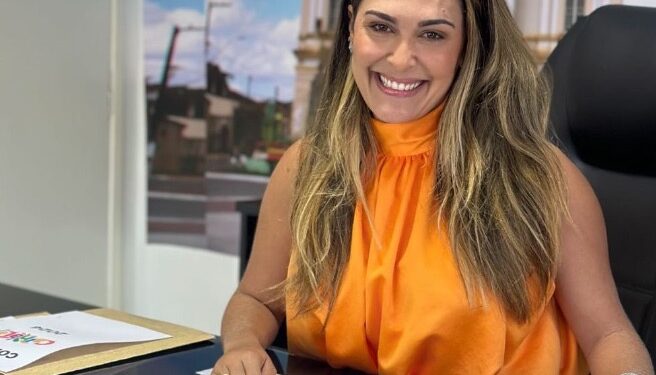 CARNALAJE: PREFEITA ANGELA VANESSA ASSINA CONTRATOS DO MAIOR CARNAVAL DE ALAGOAS