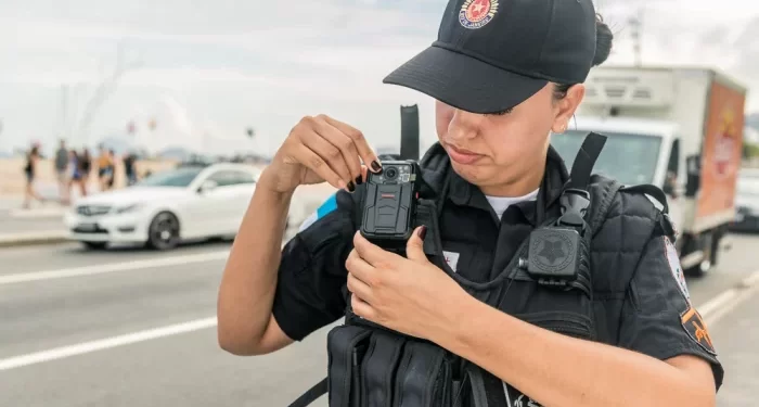 PGR sugere penalidade a policiais que não usarem câmeras corporais