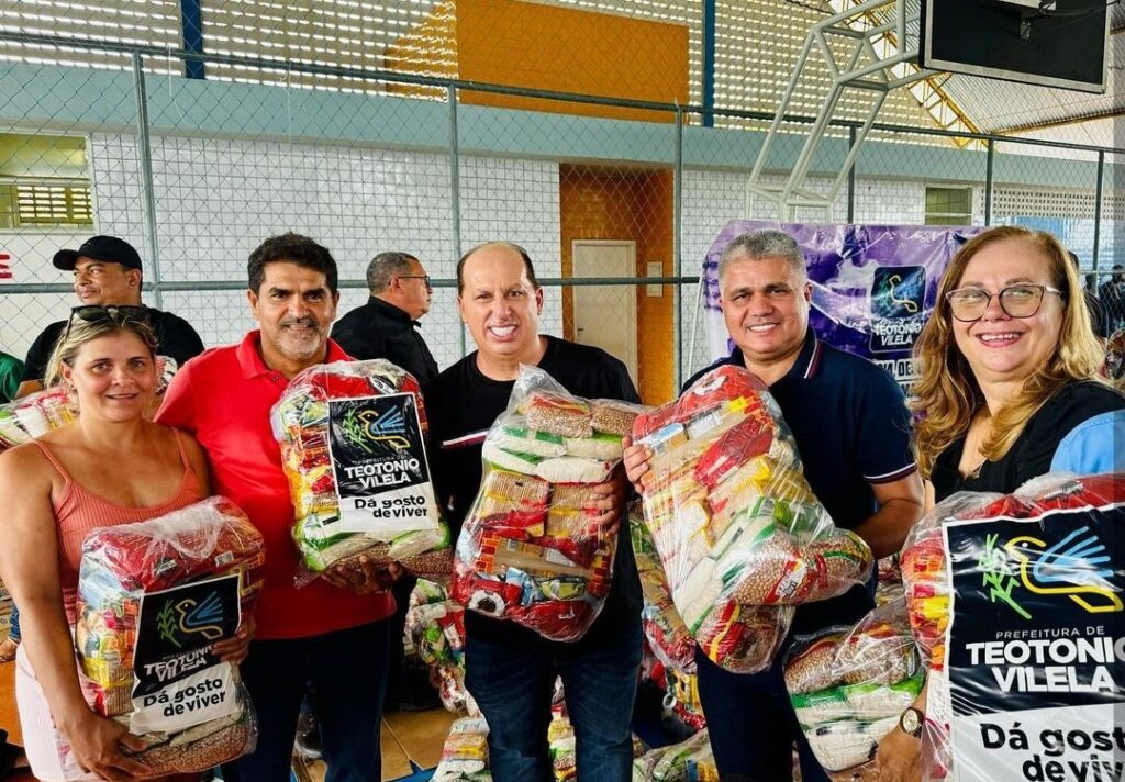 Teotônio Vilela: prefeito realiza entrega de mais de 500 cestas básicas na festividade do Sagrado Coração de Maria no Distrito Gulandim