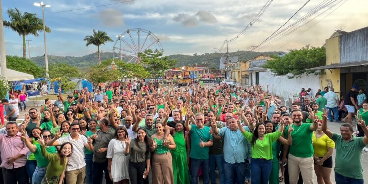 Em Festividade Religiosa, Líder da Oposição João Caldas Recebe Expressivo Apoio em Colônia de Leopoldina