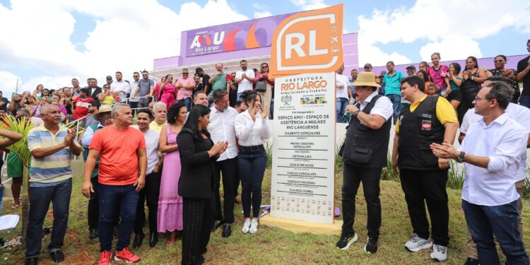 Prefeito Gilberto Gonçalves inaugura Espaço de Assistência à Mulher de Rio Largo (AMU) ao lado do Deputado Federal Arthur Lira e Deputada Gabi Gonçalves