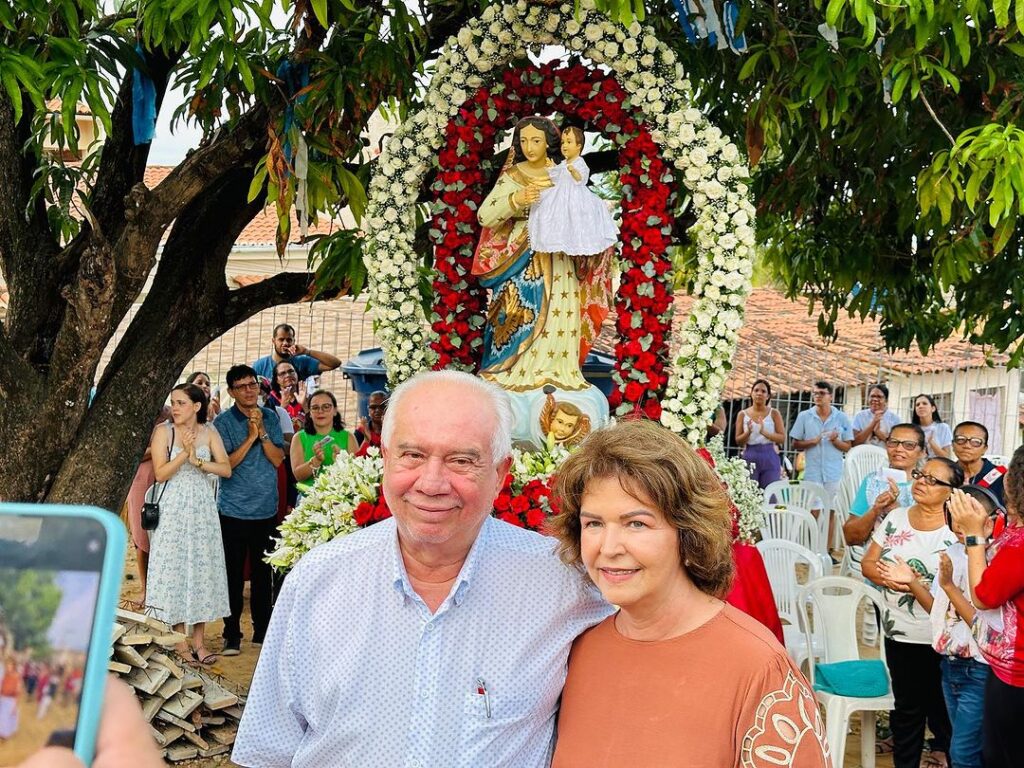 Prefeito de Maragogi participa de procissão no povoado Barra Grande