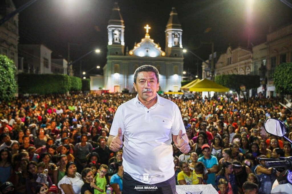 Prefeito de Água Branca prestigia evento de Dia das Crianças na cidade: “Que felicidade reunir toda garotada”