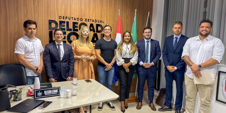 Deputado Leonam recebe advogados em apoio para proposições necessárias à categoria.