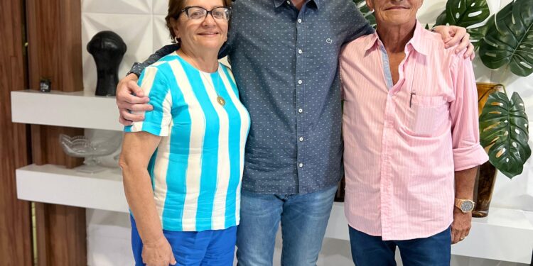 Arlindo Garrote anuncia apoio de Geralda Ferro e “neutraliza” oposição em Estrela de Alagoas