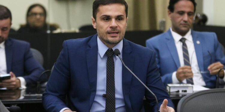 Fora da disputa prefeito, Alexandre Ayres revela quem vai apoiar em Maceió